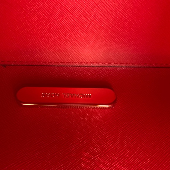 Michael Kors Suri Small Bucket Crossbody/ Flame - Picture 9 of 10